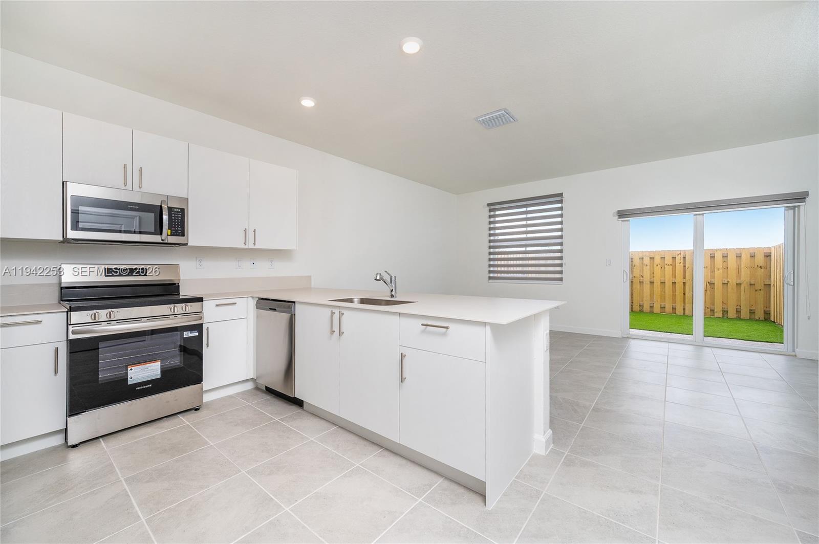 2747 Southeast 26th Road, Unit 2747 Homestead, FL 33035 - Photo 4 of 27