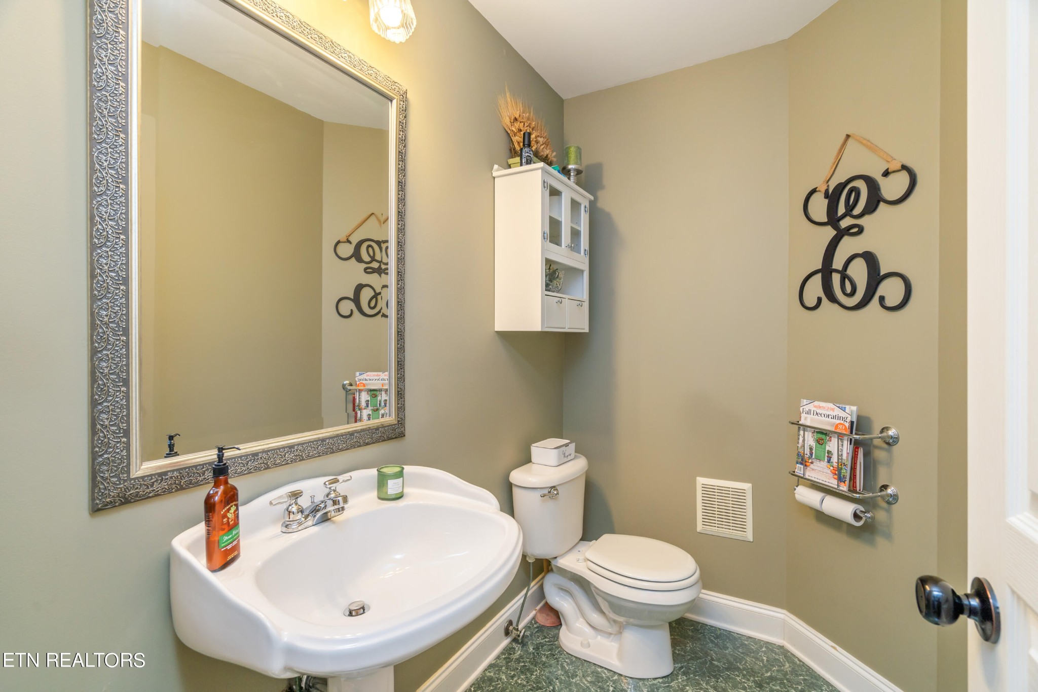 1341 Wineberry Road Powell, TN 37849 - Photo 8 of 46 Gallery Image 8