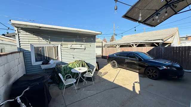 $277,500 | 1818 North 38th Avenue, Stone Park, IL 60165