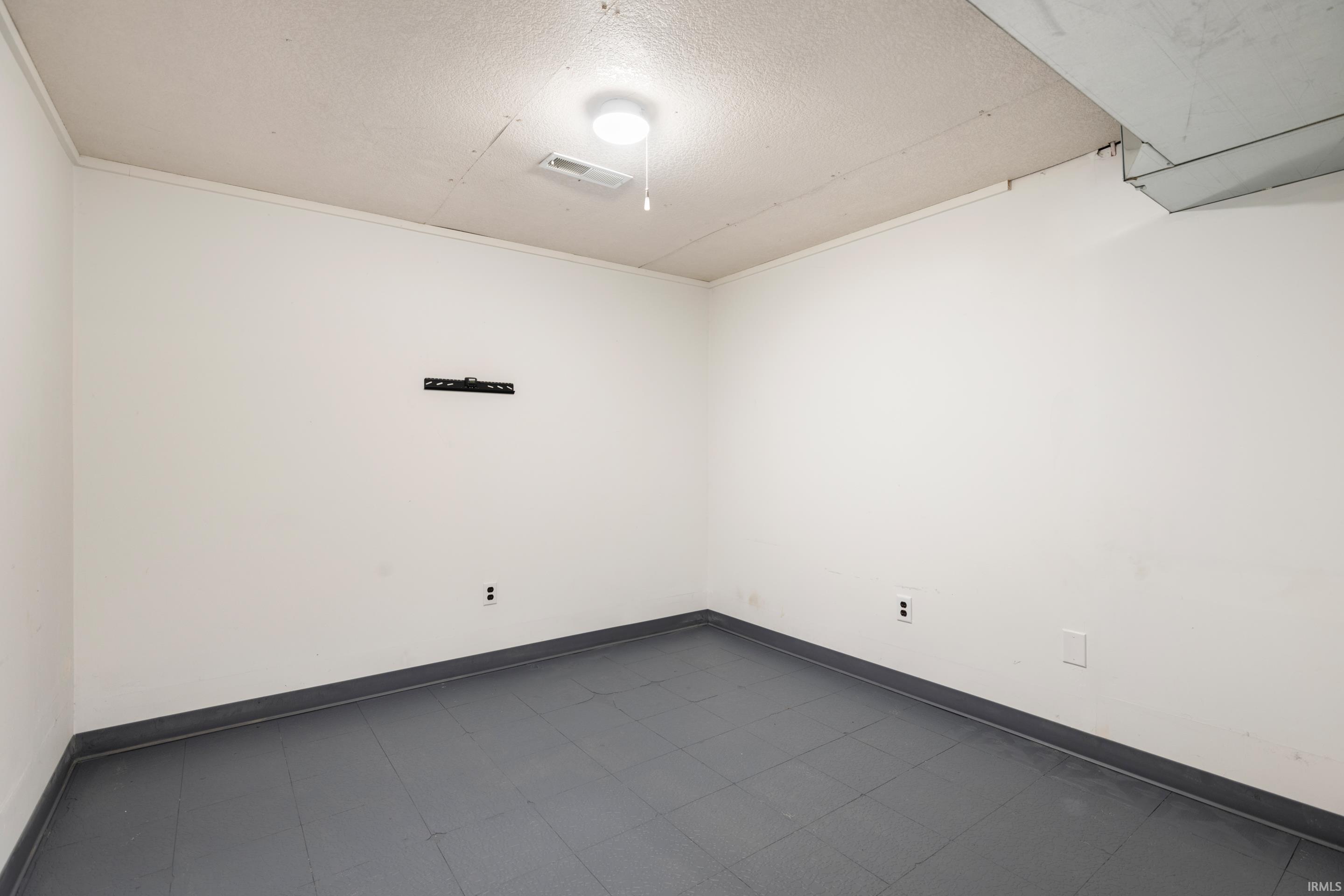 2100 North Alden Road Muncie, IN 47304 - Photo 20 of 25 Gallery Image 20