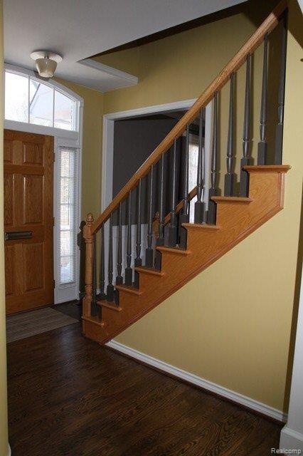 823 North Pine Street Rochester, MI 48307 - Photo 13 of 23 Staircse