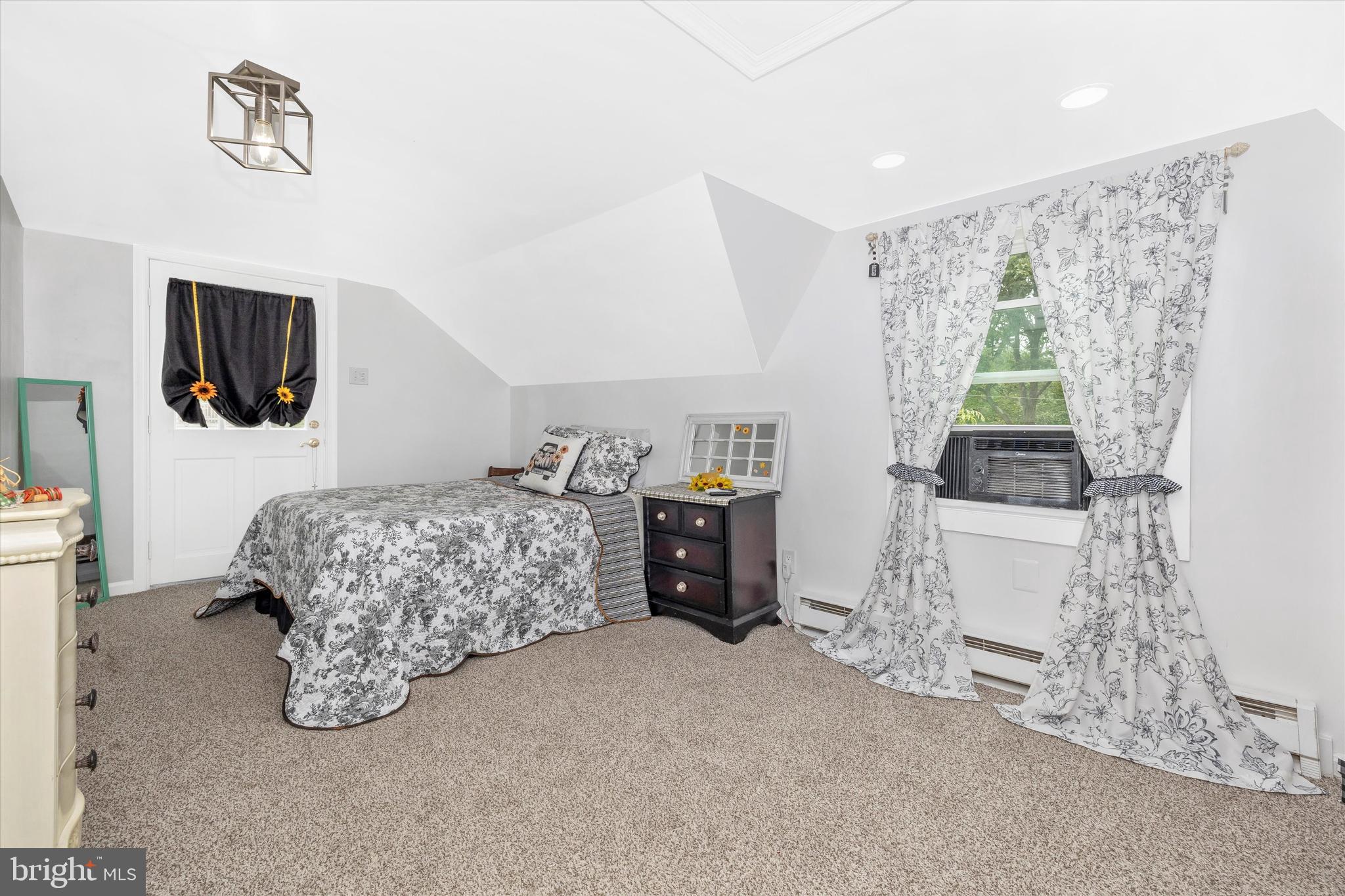 14363 Pen Mar High Rock Road Cascade, MD 21719 - Photo 36 of 60 Bedroom 3 with new carpet
