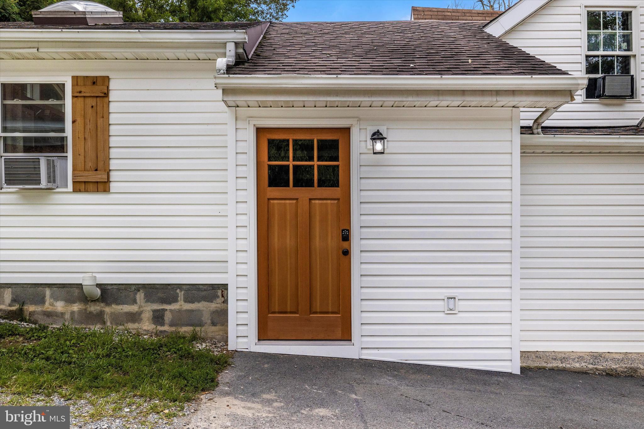14363 Pen Mar High Rock Road Cascade, MD 21719 - Photo 5 of 60 Newer door & siding