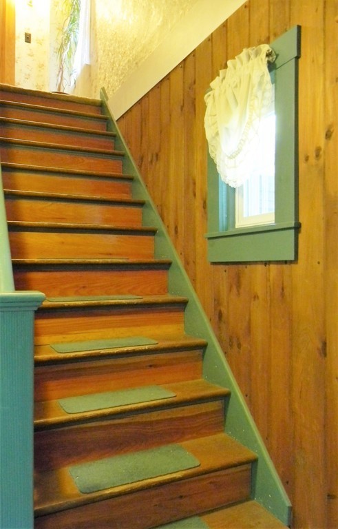 18 Flat Rock Road Petersham, MA 01366 - Photo 7 of 26 a view of entryway