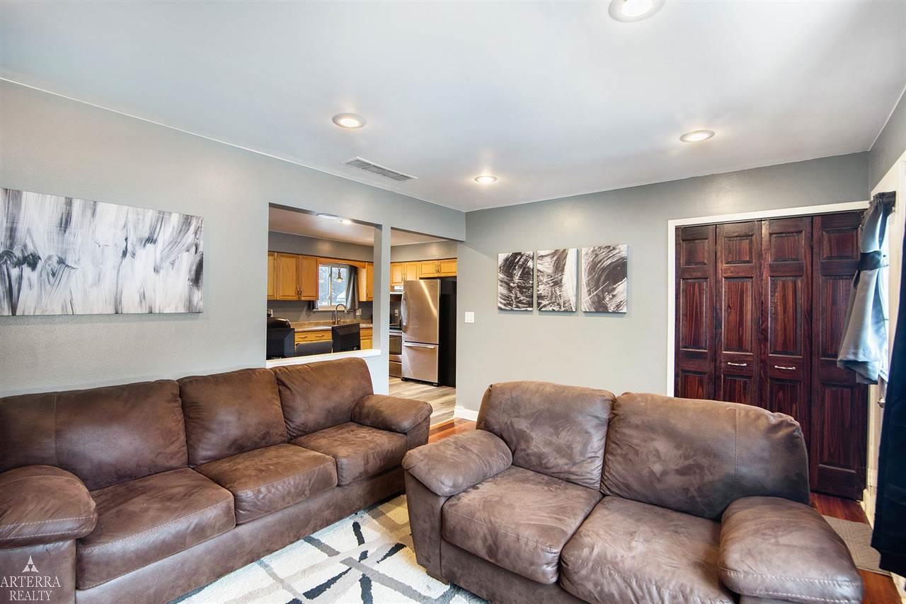 4169 Silver Lake Road Linden, MI 48451 - Photo 9 of 18 50071343-8.JPG