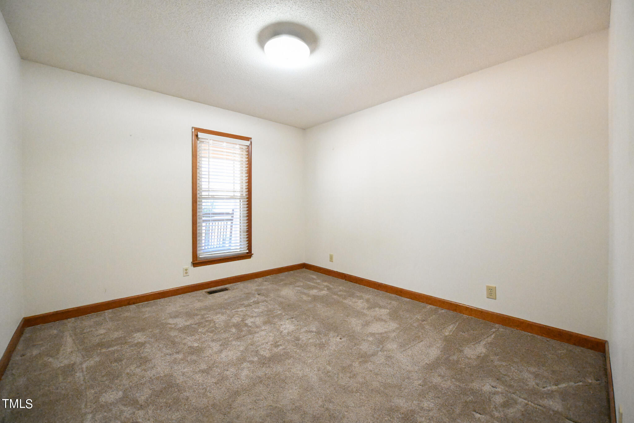 1609 Spennymore Road Raleigh, NC 27603 - Photo 27 of 37 025