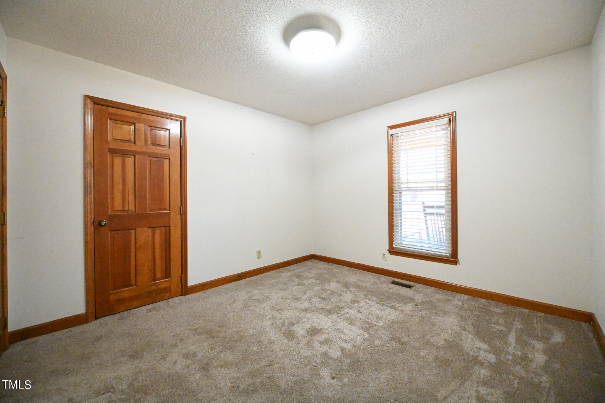 1609 Spennymore Road Raleigh, NC 27603 - Photo 28 of 37 026