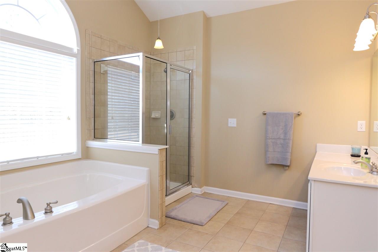 27 Springleaf Court Simpsonville, SC 29681 - Photo 14 of 26 Gallery Image 14