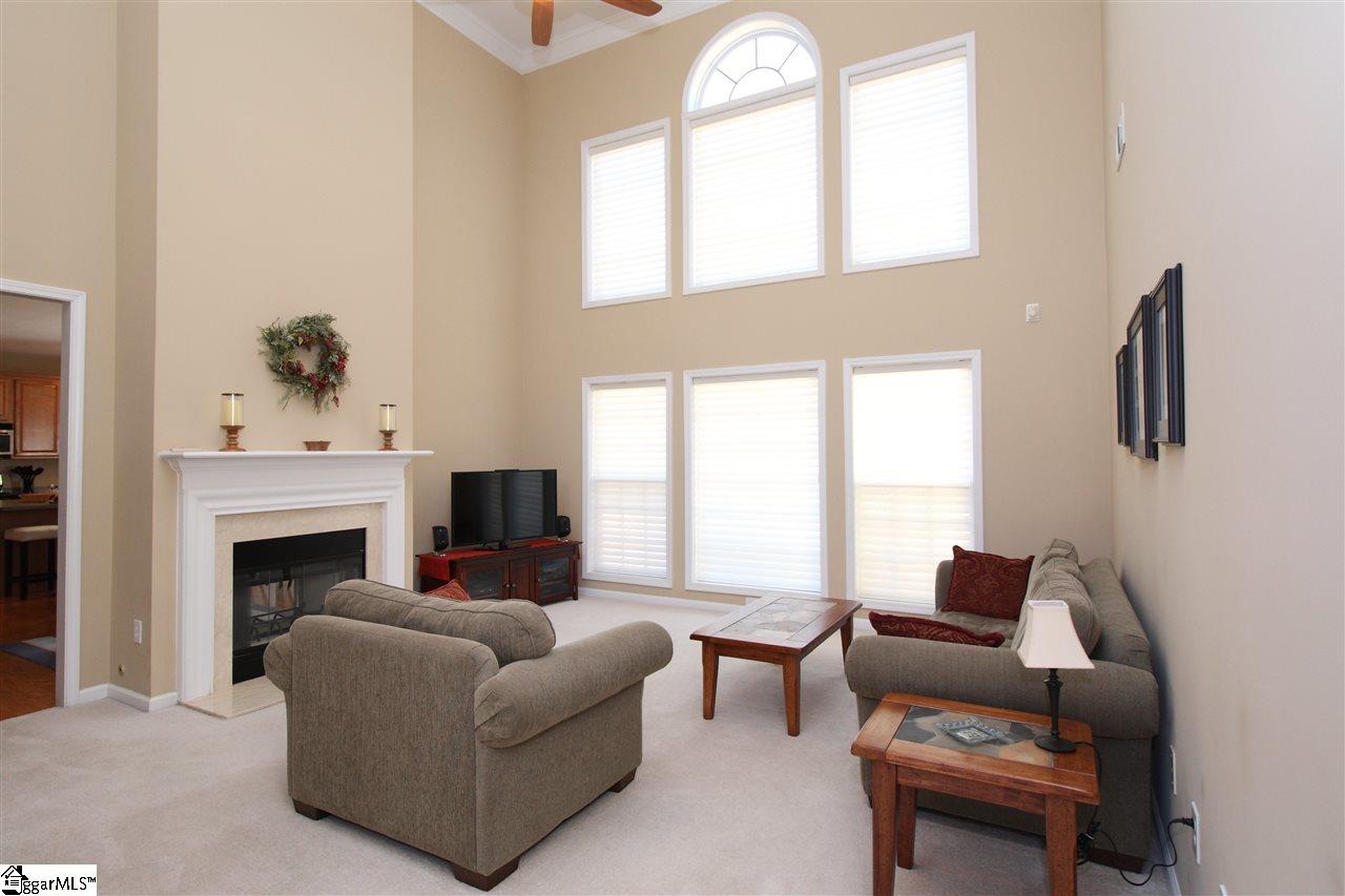 27 Springleaf Court Simpsonville, SC 29681 - Photo 4 of 26 Gallery Image 4