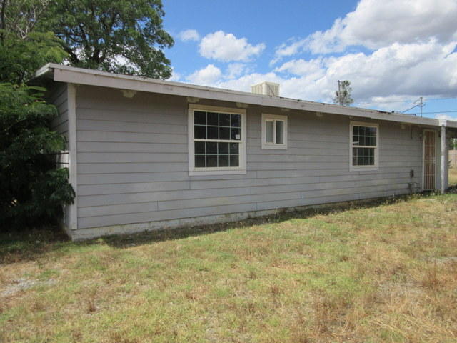 10191 Frazier Road Redding, CA 96003 - Photo 8 of 21 IMG_2077