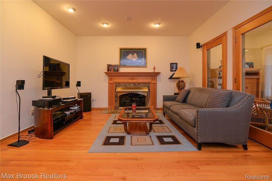 2597 Rubbins Road Howell, MI 48843 - Photo 11 of 30 aug_9814.jpg