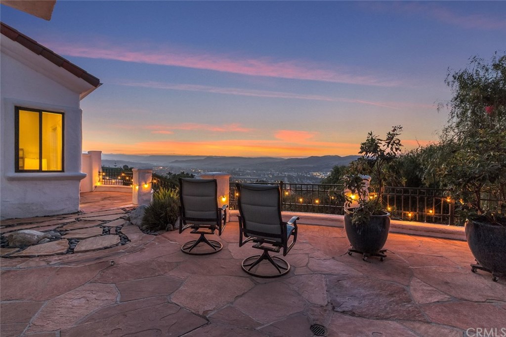 18 Terraza Del Mar Dana Point, CA 92629 - Photo 2 of 50