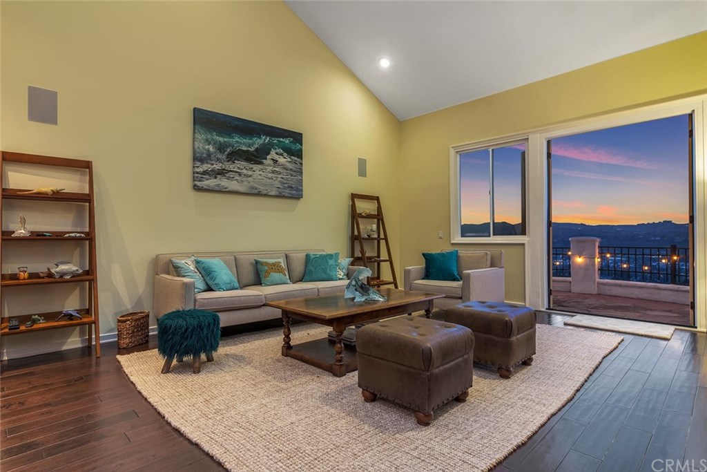 18 Terraza Del Mar Dana Point, CA 92629 - Photo 13 of 50