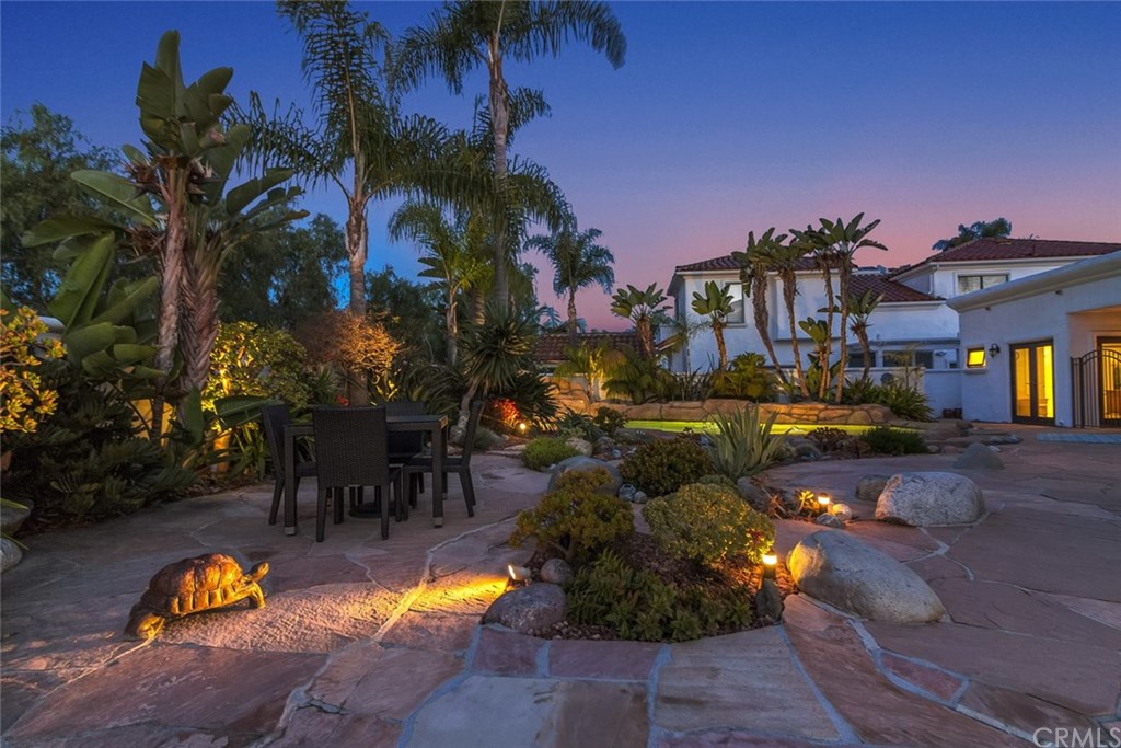 18 Terraza Del Mar Dana Point, CA 92629 - Photo 4 of 50