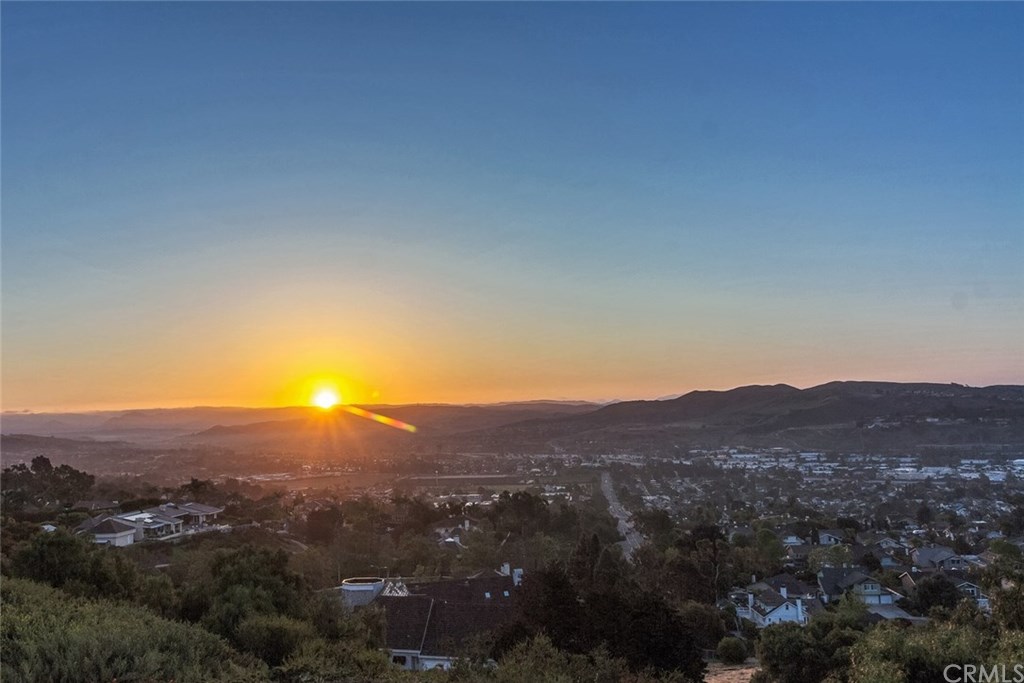 18 Terraza Del Mar Dana Point, CA 92629 - Photo 7 of 50