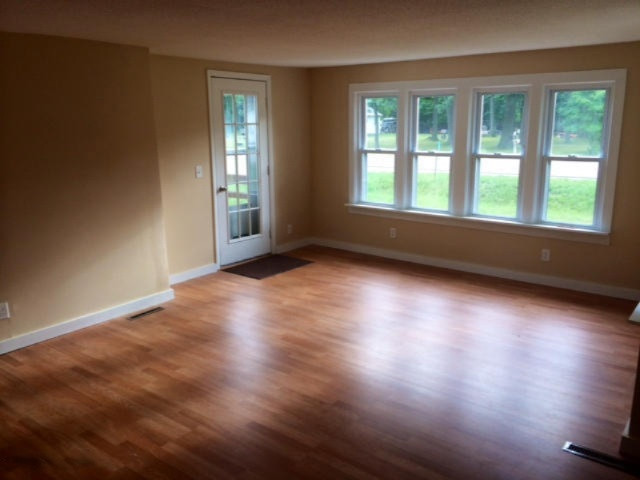1487 Brooks Road South Muskegon, MI 49442 - Photo 5 of 15 Foyer