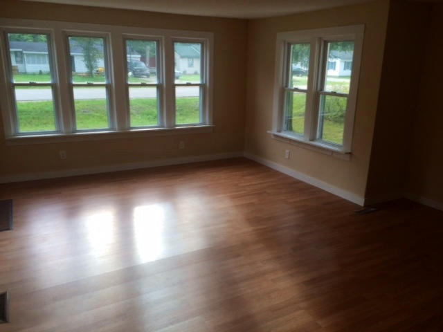 1487 Brooks Road South Muskegon, MI 49442 - Photo 7 of 15 LR 2