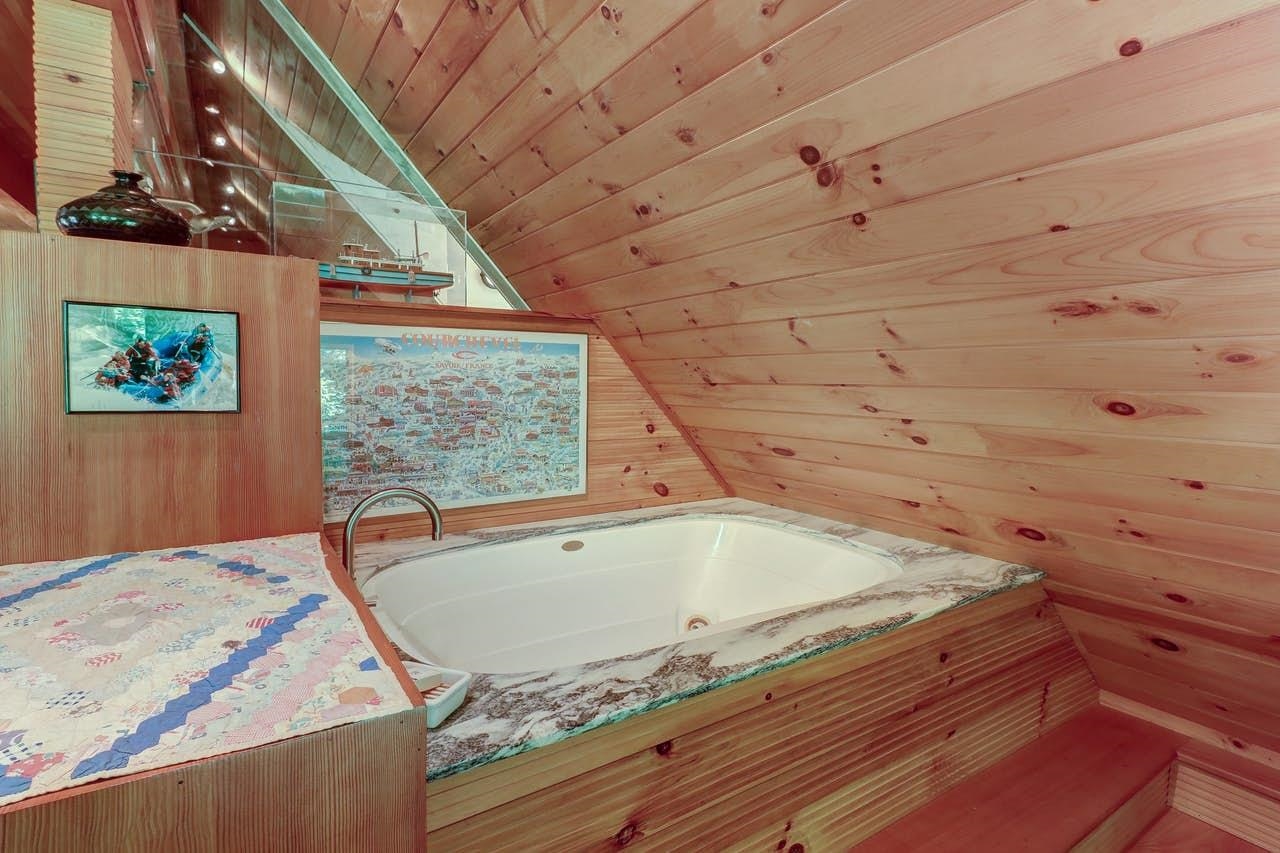 190 Upper Pines Road Warren, VT 05674 - Photo 23 of 55
