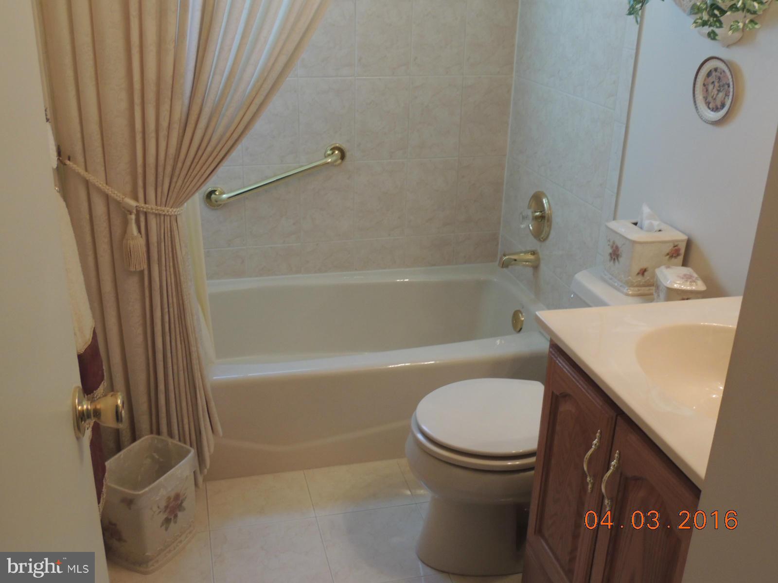 8206 Avondale Road Baltimore, MD 21234 - Photo 12 of 22 Bath