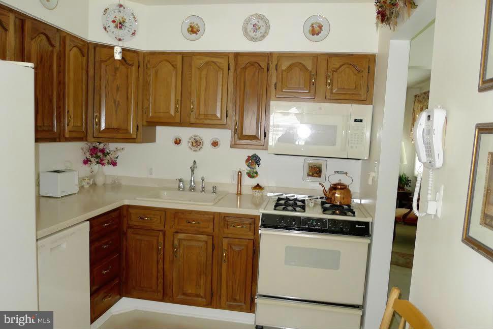 8206 Avondale Road Baltimore, MD 21234 - Photo 9 of 22 Kitchen