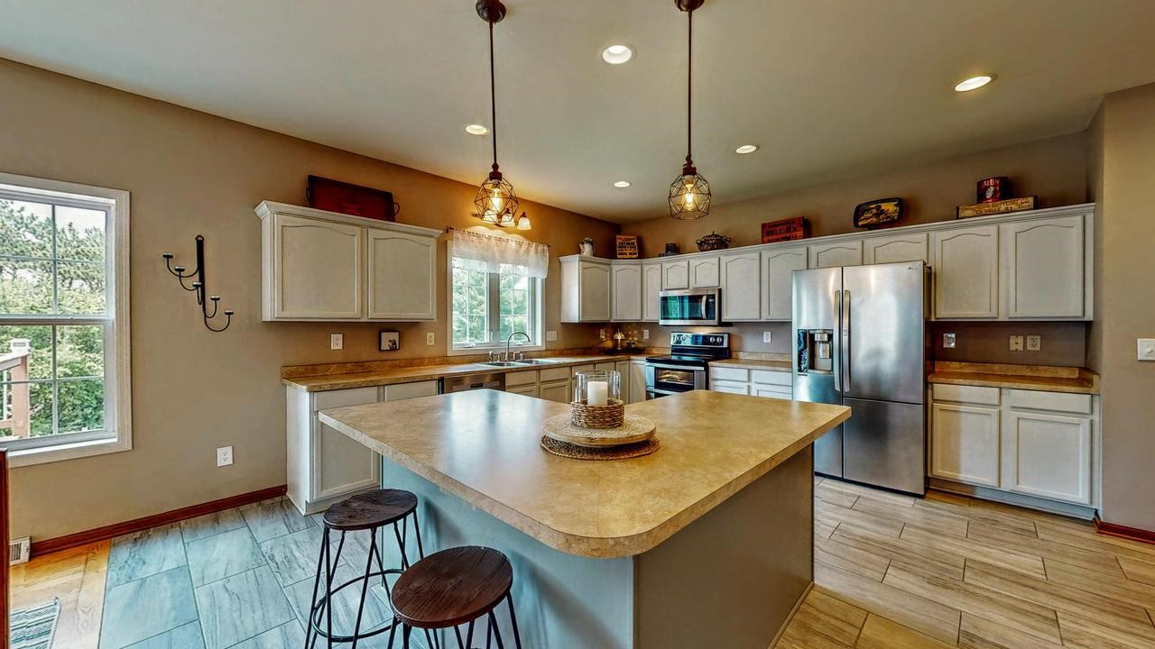 W6272 Apple Fort Atkinson, WI 53538 - Photo 13 of 89