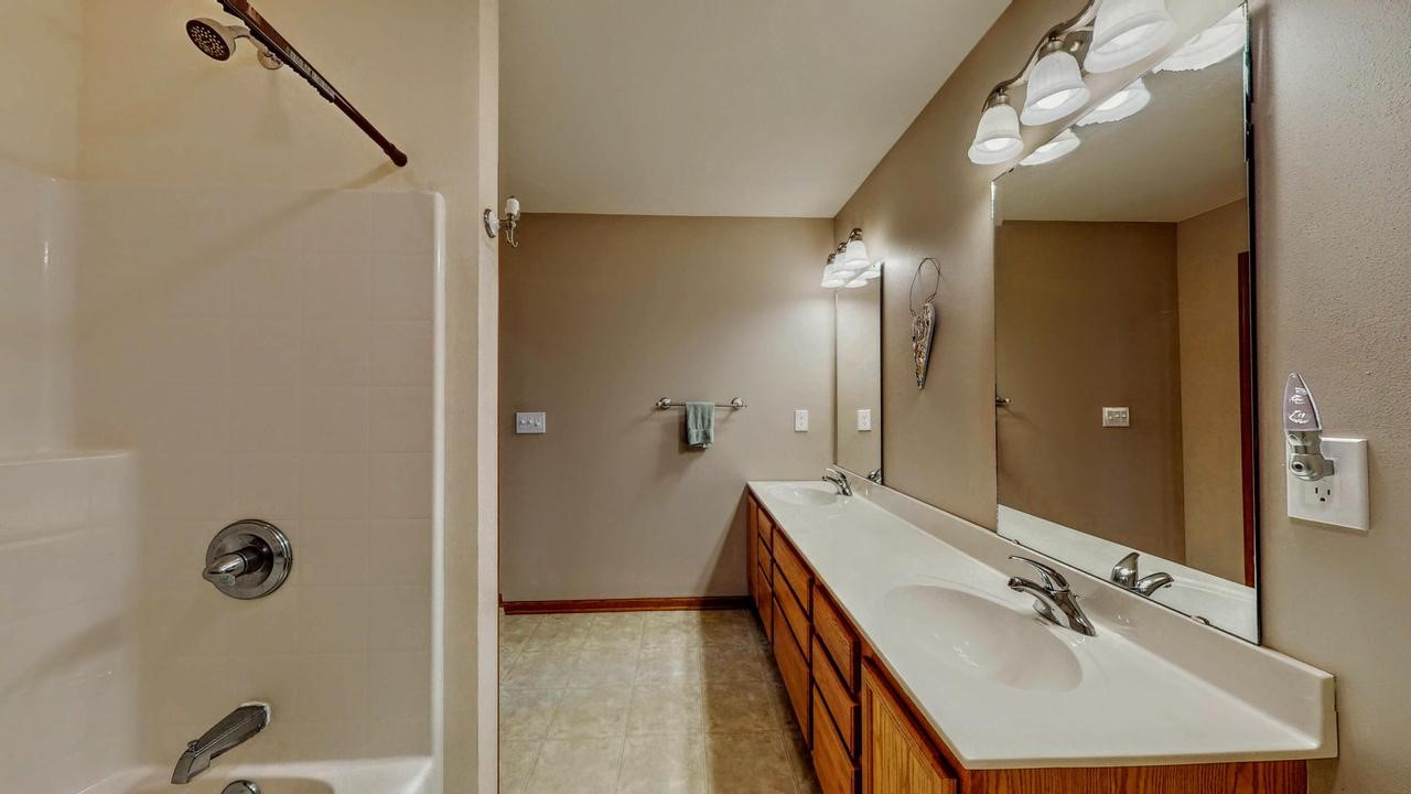 W6272 Apple Fort Atkinson, WI 53538 - Photo 38 of 89