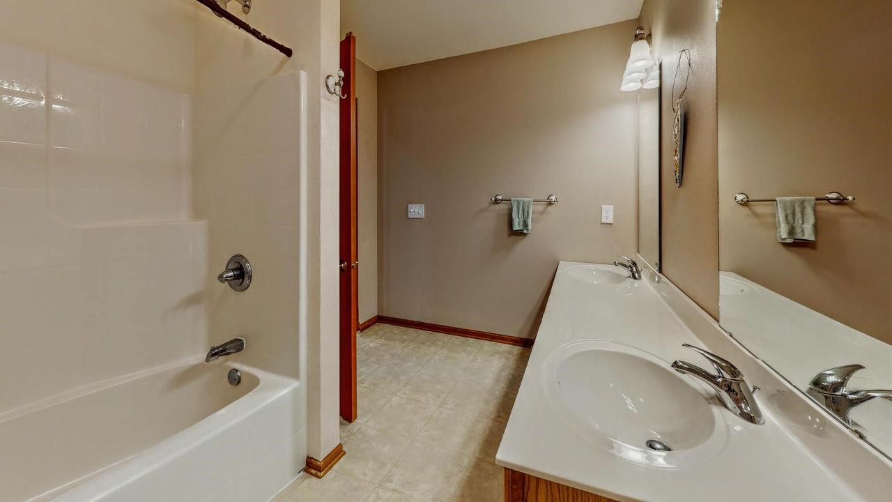 W6272 Apple Fort Atkinson, WI 53538 - Photo 39 of 89