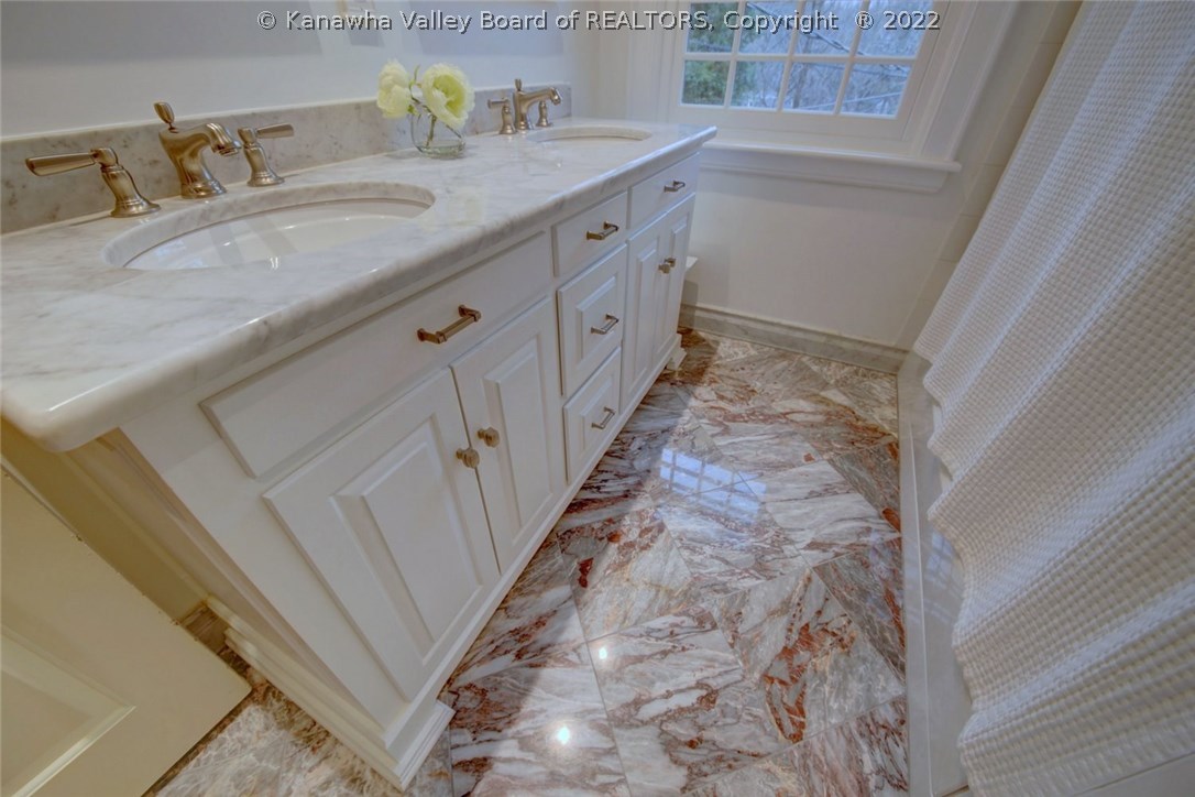 100 Roscommon Road Charleston, WV 25314 - Photo 25 of 30 Gallery Image 25