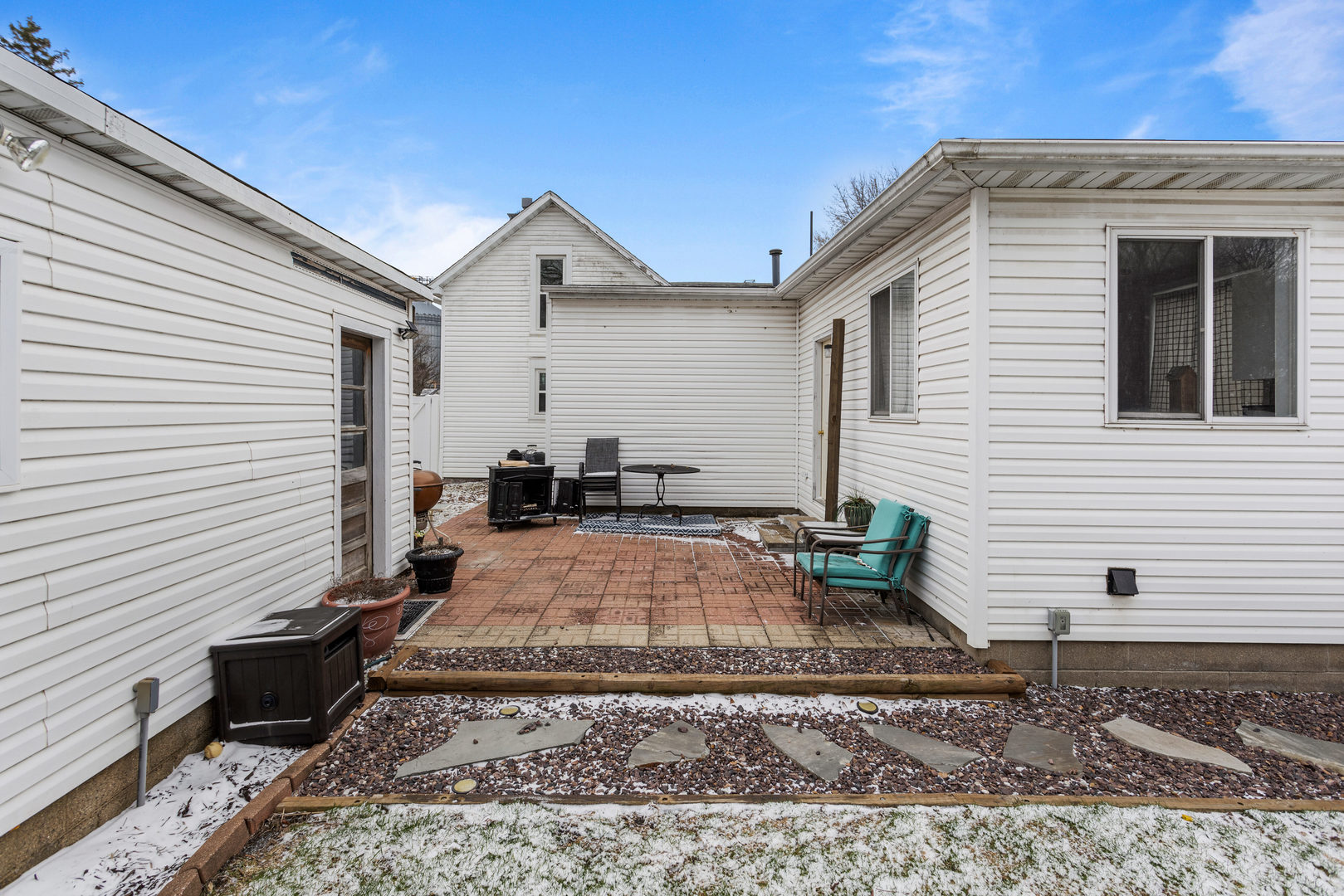 306 Shimp Road Milmine, IL 61855 - Photo 28 of 31 a view of a backyard with sitting area