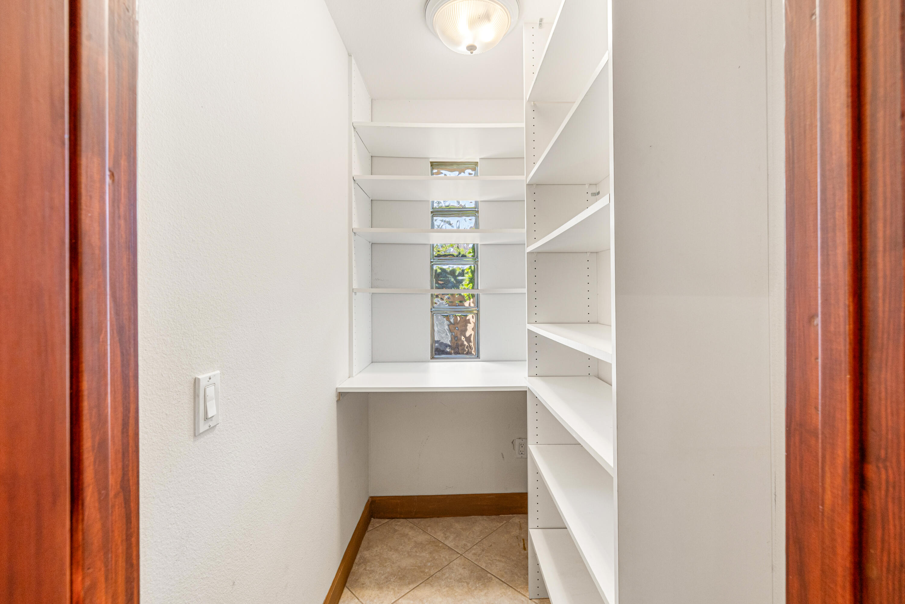 77745 Cherokee Road Indian Wells, CA 92210 - Photo 37 of 62 Kitchen Pantry