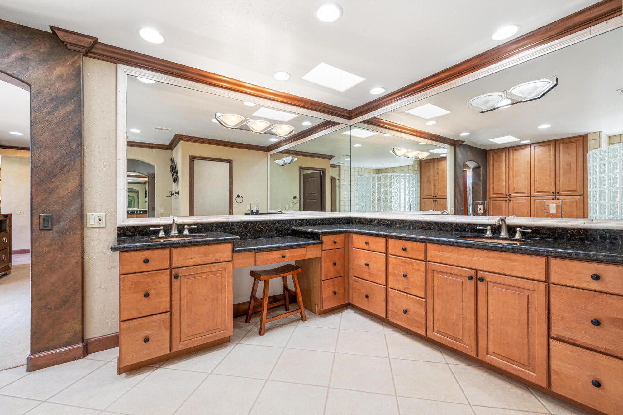 77745 Cherokee Road Indian Wells, CA 92210 - Photo 47 of 62 Primary Bath