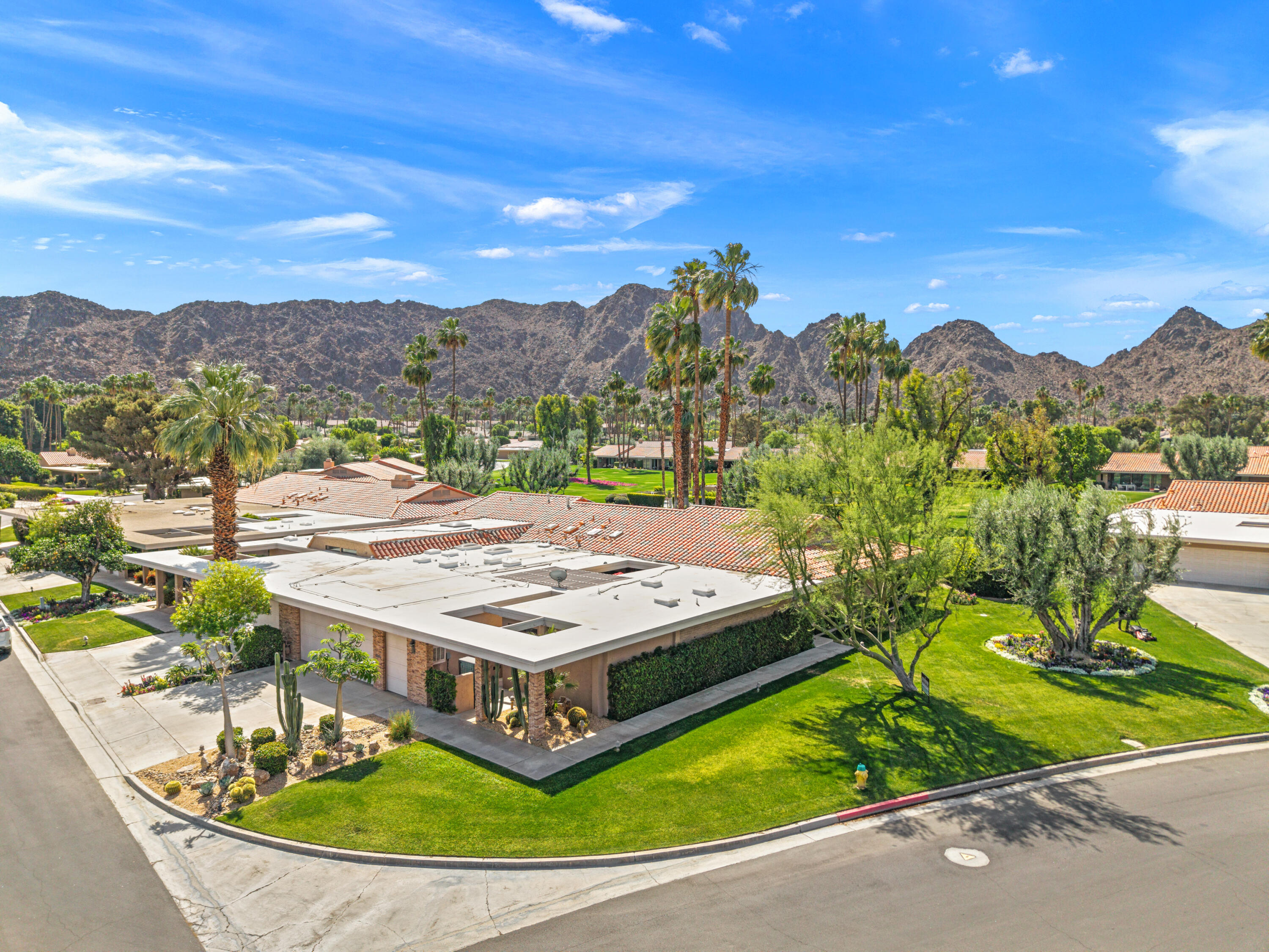 77745 Cherokee Road Indian Wells, CA 92210 - Photo 8 of 62 .