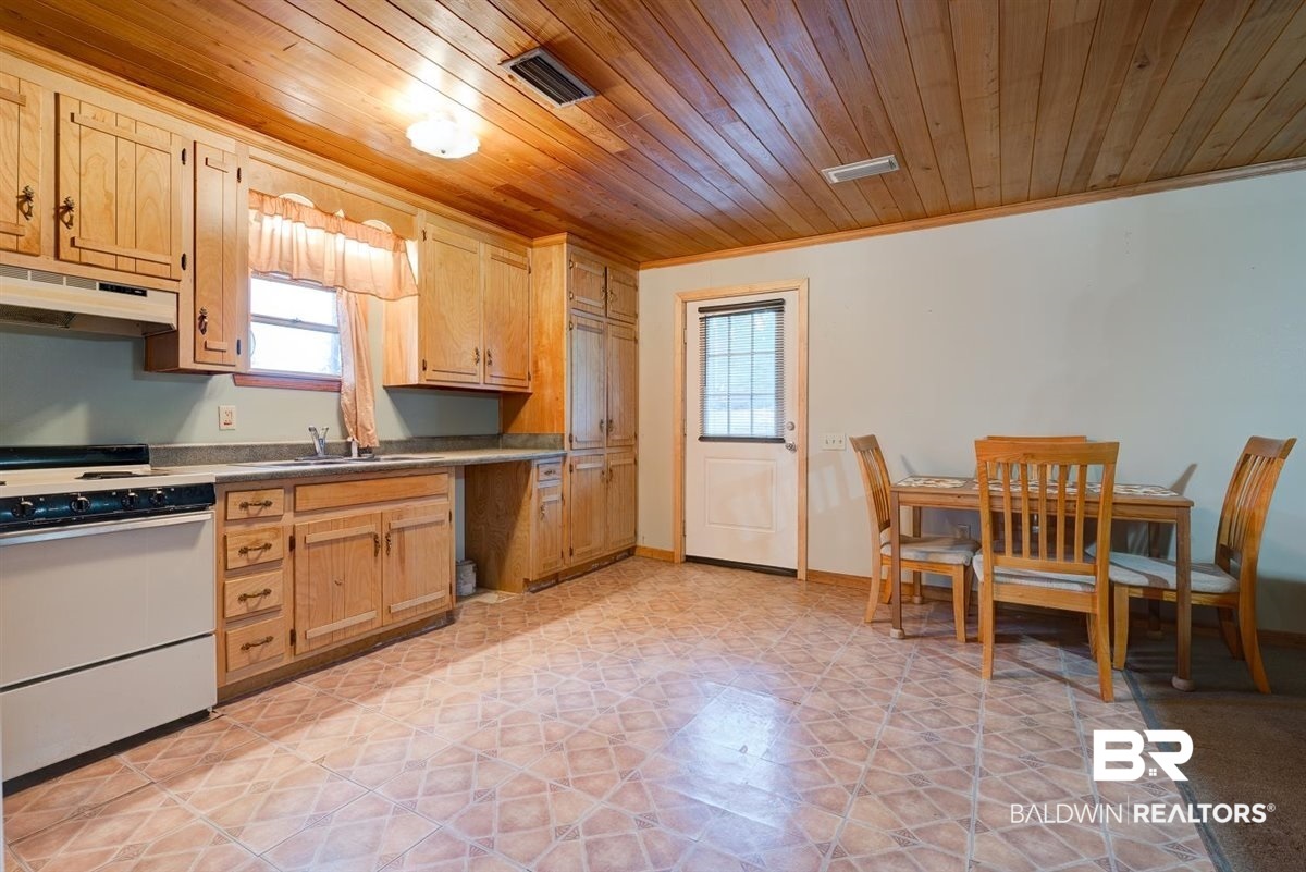 559 Buddy Lake Road Brewton, AL 36426 - Photo 4 of 32
