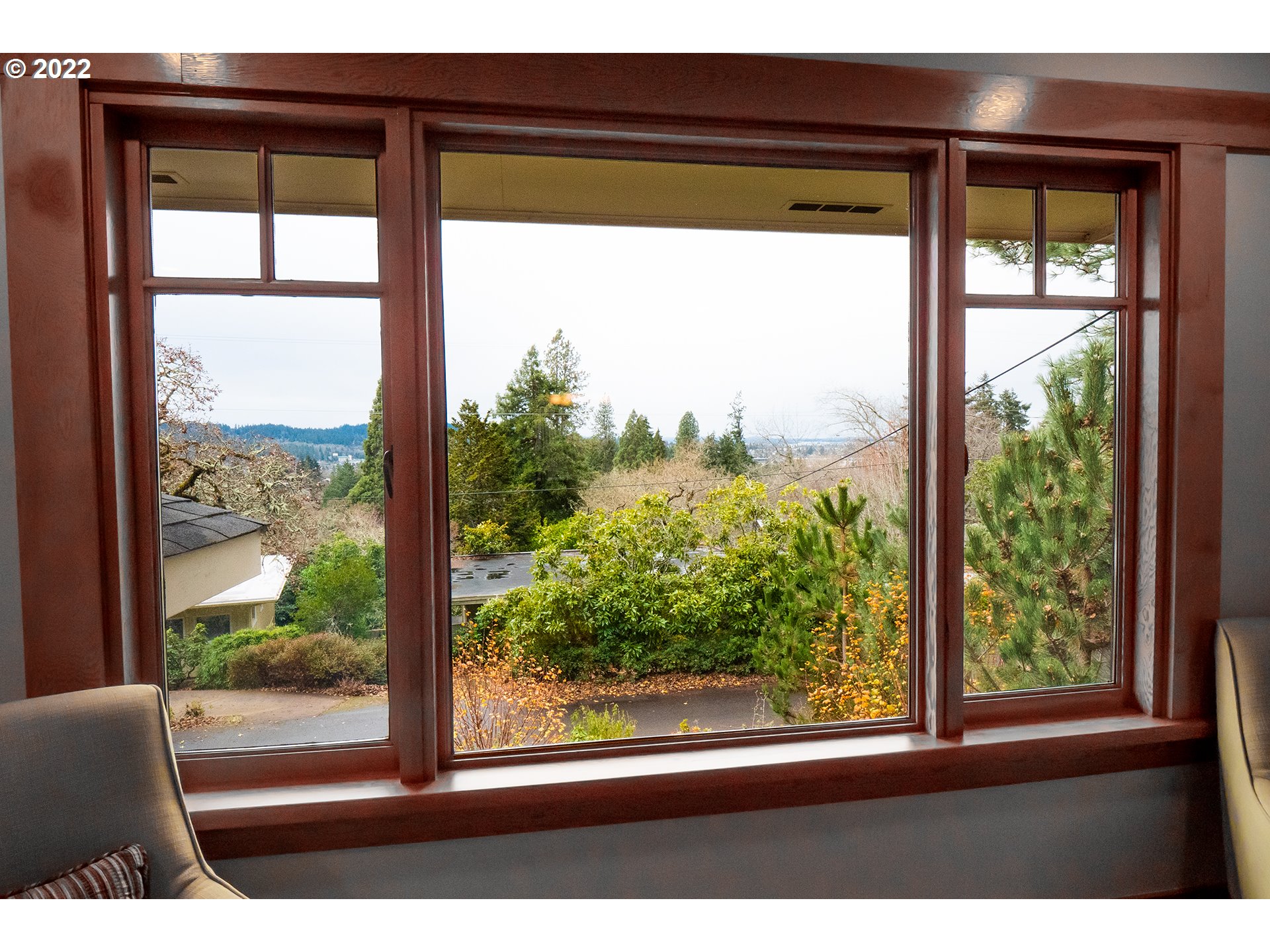 2735 Spring Boulevard Eugene, OR 97403 - Photo 10 of 32 Gallery Image 10