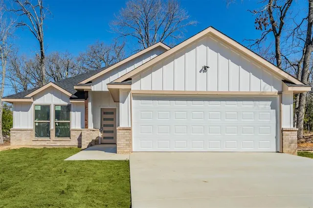 $240,000 | 6130 Aztec Drive, Mabank, TX 75156