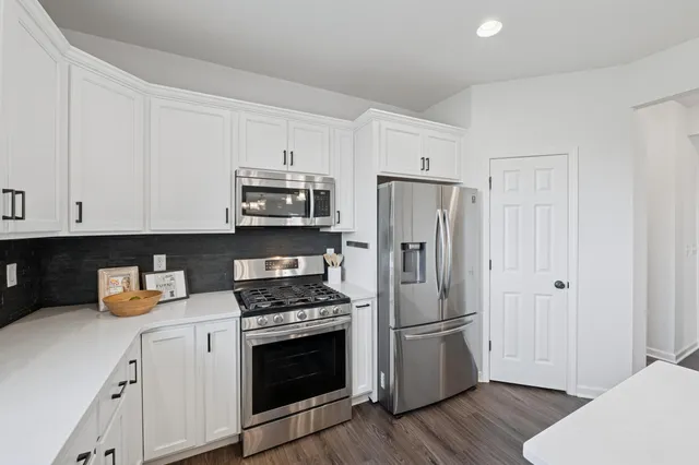 $799,900 | W139-n6328 Bridal Wreath Lane, Menomonee Falls, WI 53051