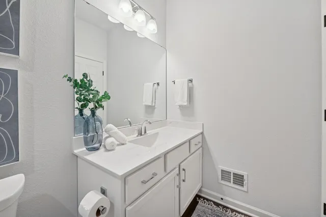 $799,900 | W139-n6328 Bridal Wreath Lane, Menomonee Falls, WI 53051