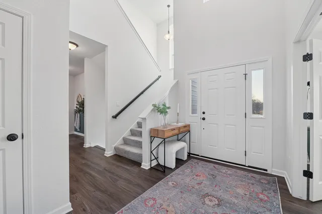 $799,900 | W139-n6328 Bridal Wreath Lane, Menomonee Falls, WI 53051