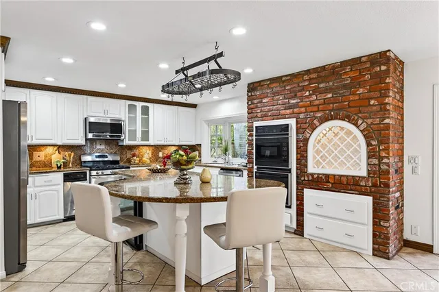 $1,750,000 | 663 Lausinda Avenue, Long Beach, CA 90803