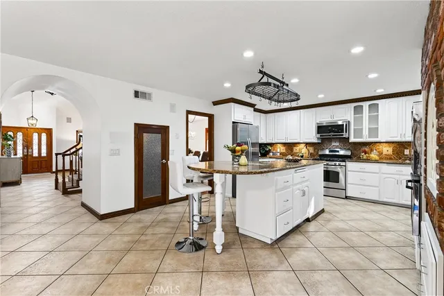 $1,750,000 | 663 Lausinda Avenue, Long Beach, CA 90803