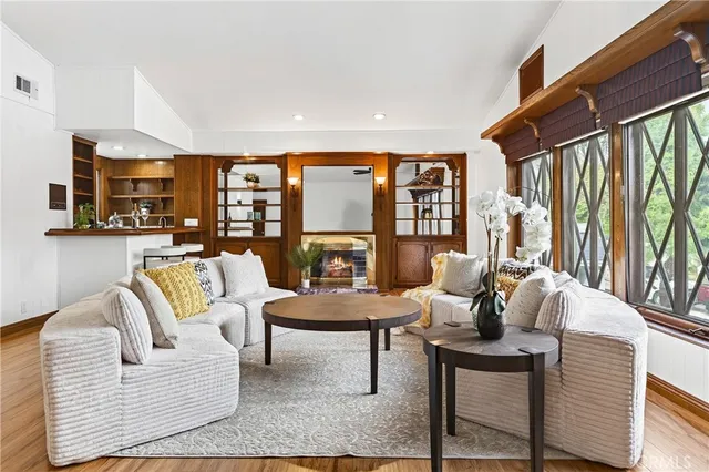 $1,750,000 | 663 Lausinda Avenue, Long Beach, CA 90803