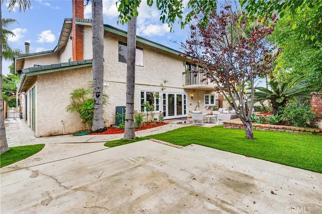 $1,750,000 | 663 Lausinda Avenue, Long Beach, CA 90803