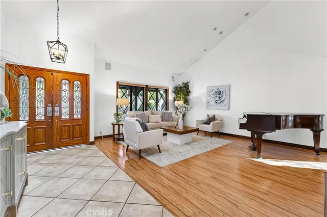 $1,750,000 | 663 Lausinda Avenue, Long Beach, CA 90803