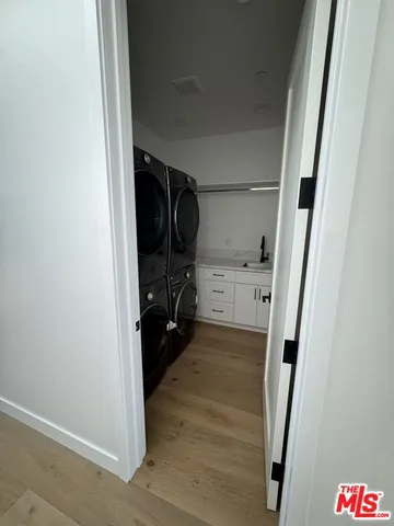 a view of walk in closet