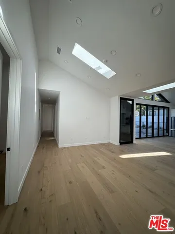 $16,000 | 8320 Loyola Boulevard, Los Angeles, CA 90045