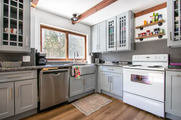 $475,000 | 664 Main Street, Franconia, NH 03580