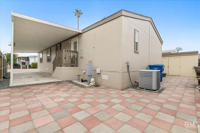 a view of a storage & utility room