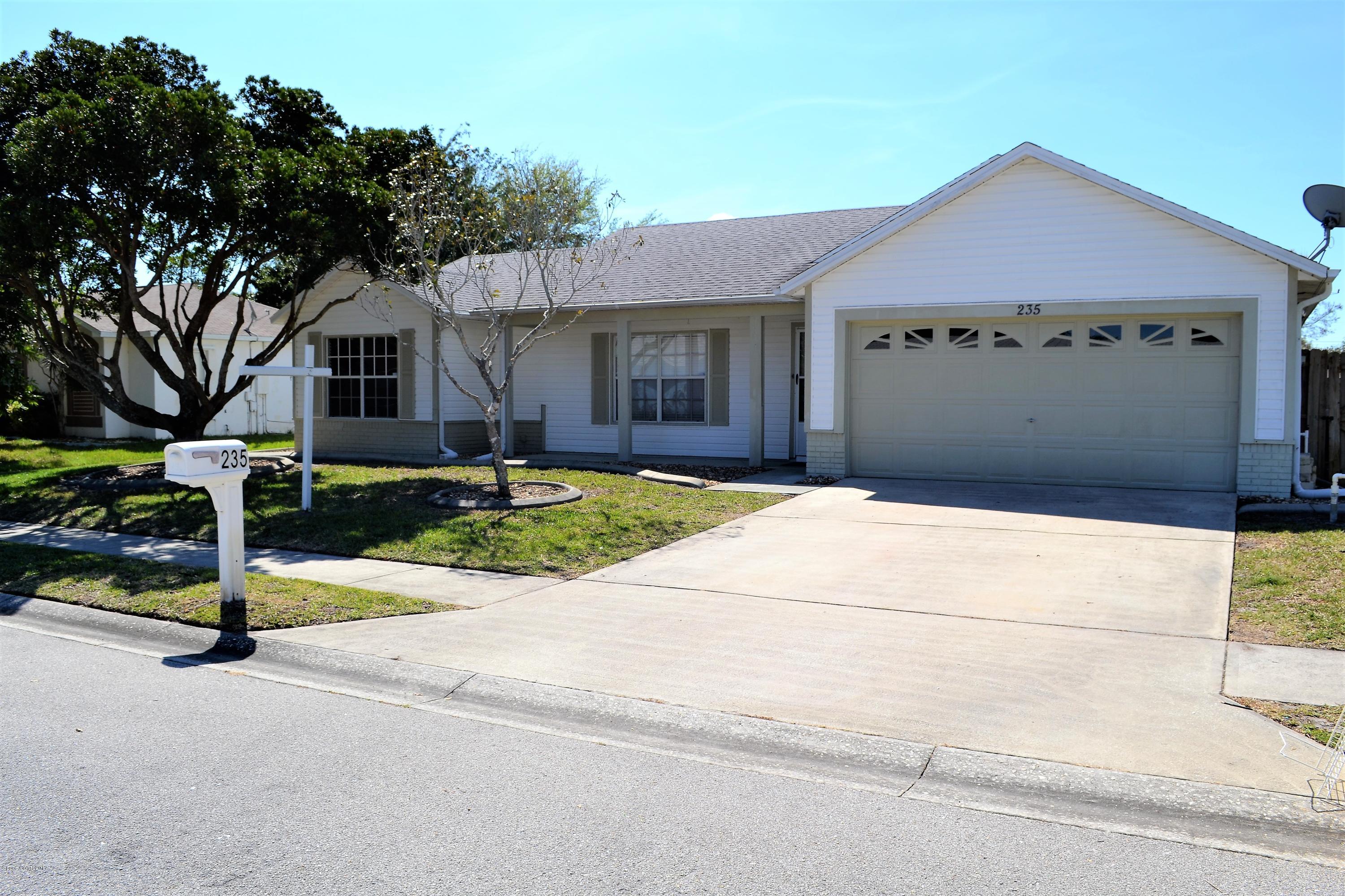 235 Twin Lakes Road Melbourne, FL 32901 - Photo 1 of 27 welcome home!