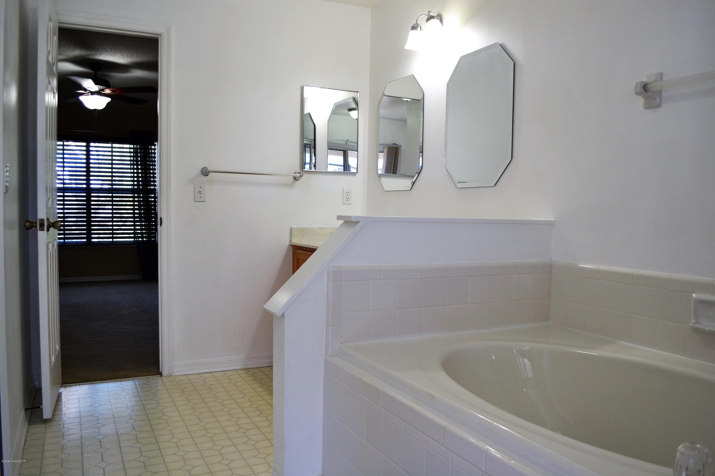 235 Twin Lakes Road Melbourne, FL 32901 - Photo 12 of 27 12