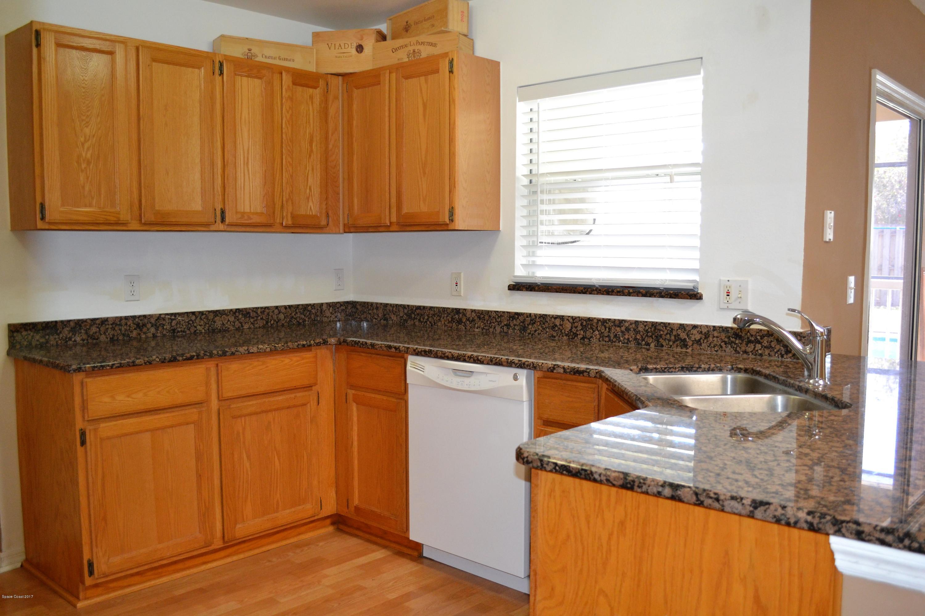 235 Twin Lakes Road Melbourne, FL 32901 - Photo 4 of 27 4